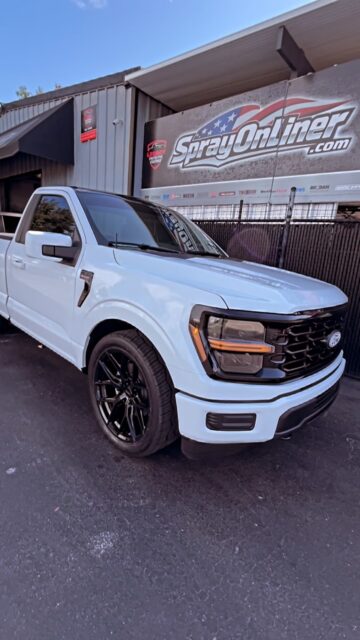 A truck this clean deserves a bed to match 😮‍💨🔥

Fresh spray-on bedliner for this lowered, supercharged F-150.

#patriottruckgear #SuperchargedF150 #LoweredF150 #TruckBedliner