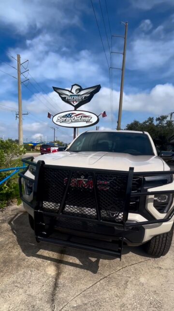Tough look, added protection 💪🏼🔥 @ranchhandtruck grille guard and @westinautomotive steps installed and ready to go #truckupfit #grilleguard #dropsteps #gmc #bestinthebuisness